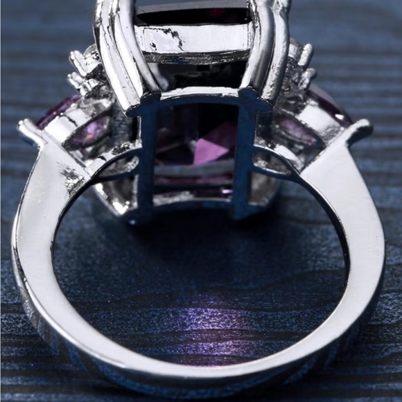 12 CT amethyst zircon fashion ring size 6,7 - Picture 4 of 5
